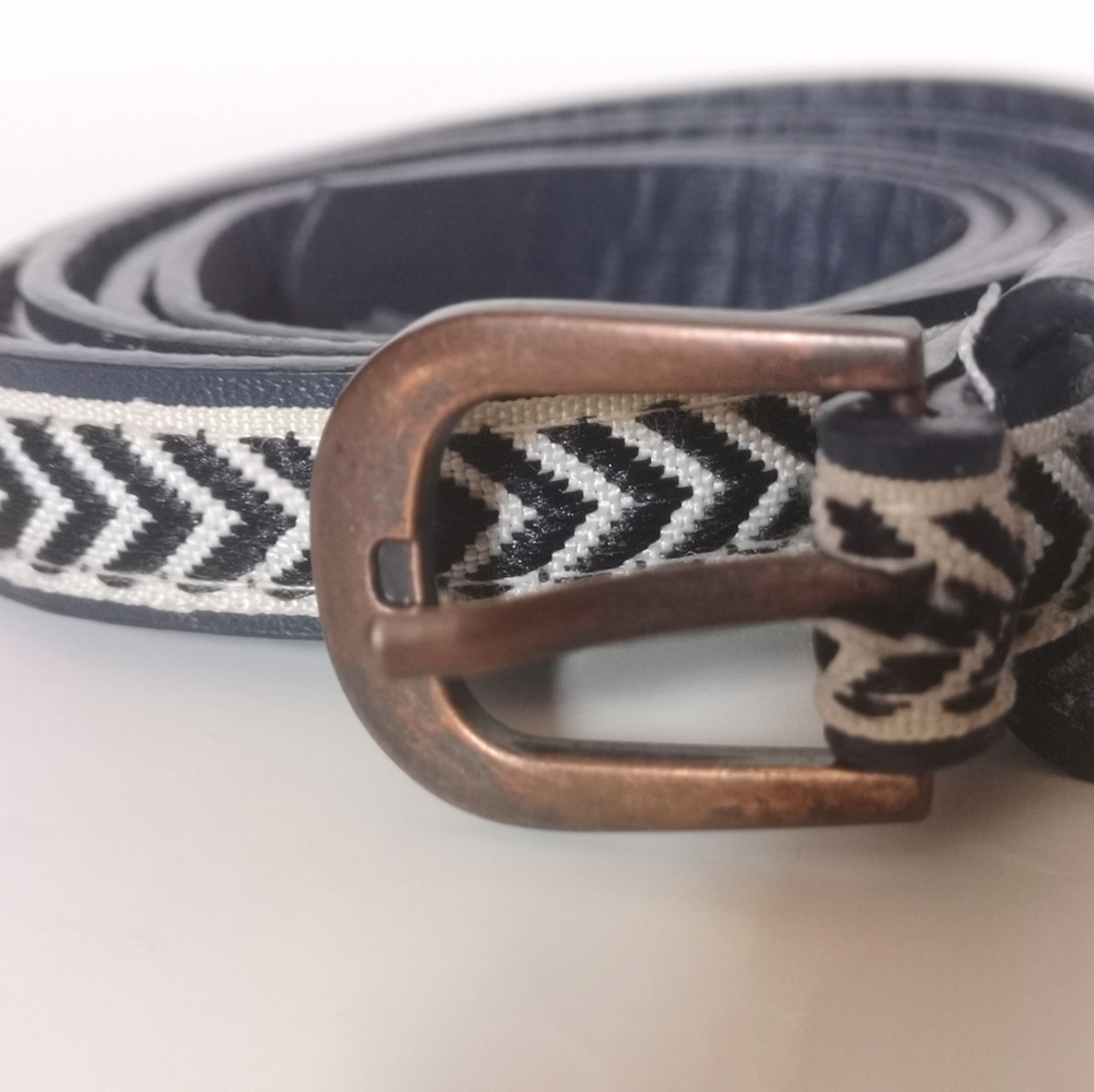 Euc Dark blue Chevron belt